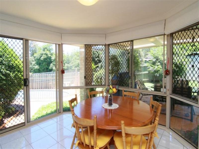 6 Woodlands Close, Middle Ridge QLD 4350