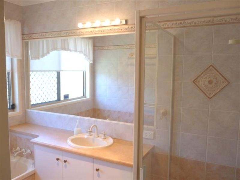 214 Spring Street, Middle Ridge QLD 4350