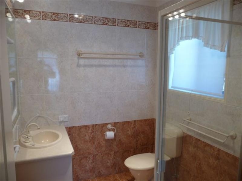 214 Spring Street, Middle Ridge QLD 4350