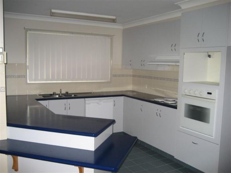 214 Ramsay Street, Middle Ridge QLD 4350