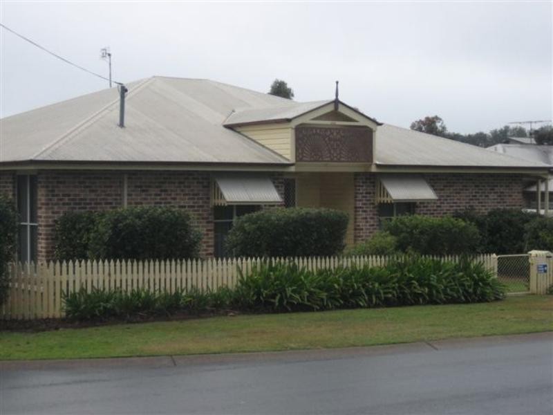 214 Ramsay Street, Middle Ridge QLD 4350