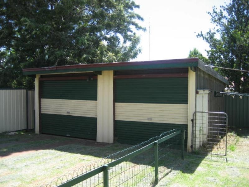 381 Hume Street, Kearneys Spring QLD 4350