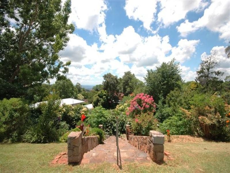 2 Fernside Street, East Toowoomba QLD 4350