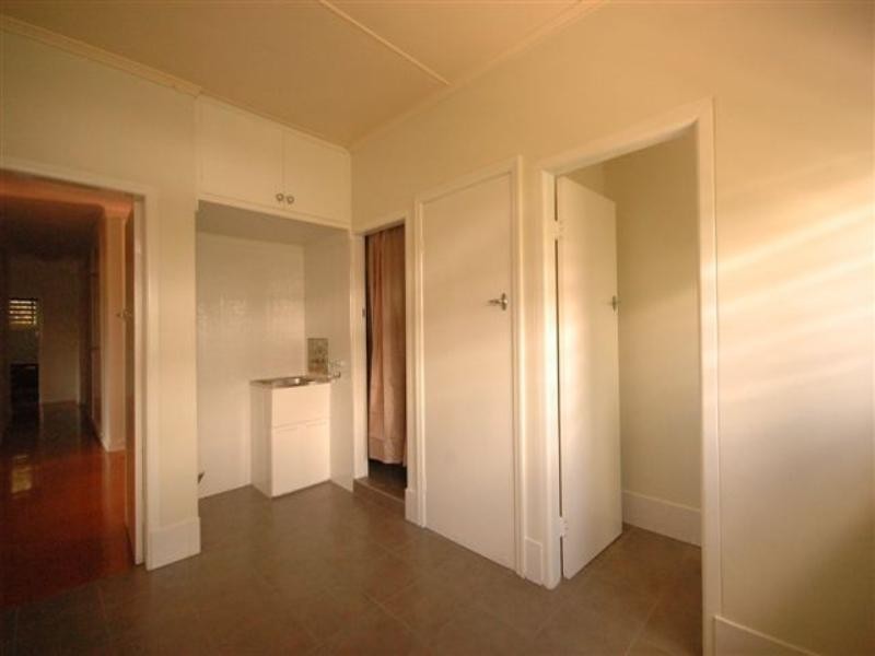 2 Fernside Street, East Toowoomba QLD 4350