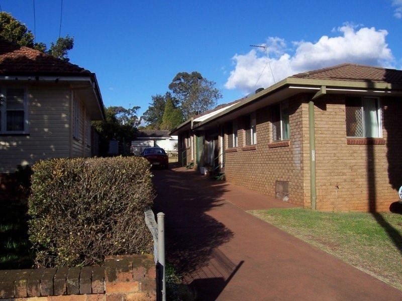 2/200 Mackenzie Street, East Toowoomba QLD 4350