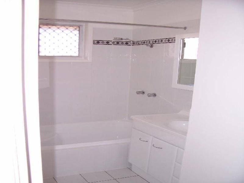 2/200 Mackenzie Street, East Toowoomba QLD 4350