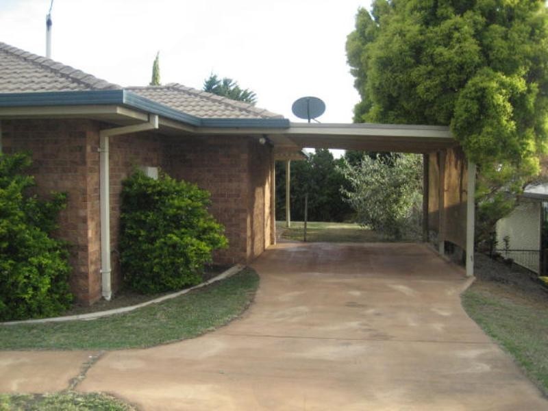 114 Hursley Road, Harristown QLD 4350