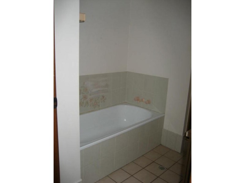 114 Hursley Road, Harristown QLD 4350