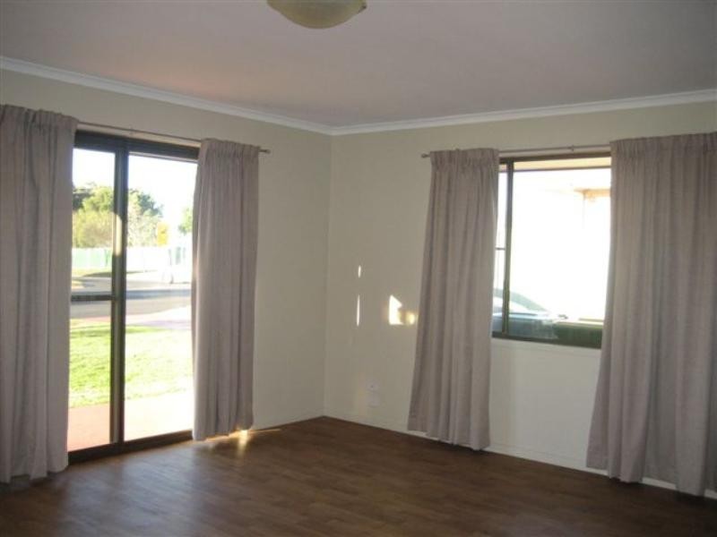 90 Hursley Road, Newtown QLD 4350