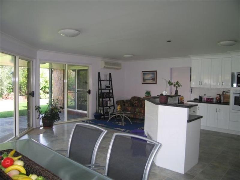 16 Brunckhorst Drive, Kearneys Spring QLD 4350