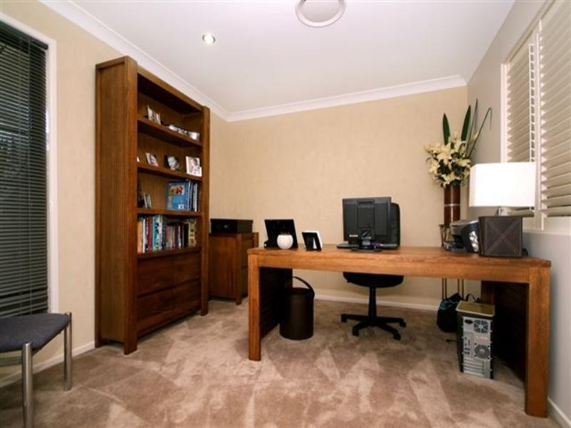 17 Fallon Drive, Middle Ridge QLD 4350