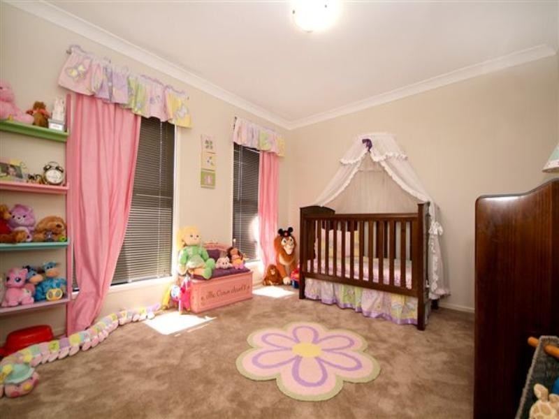 17 Fallon Drive, Middle Ridge QLD 4350