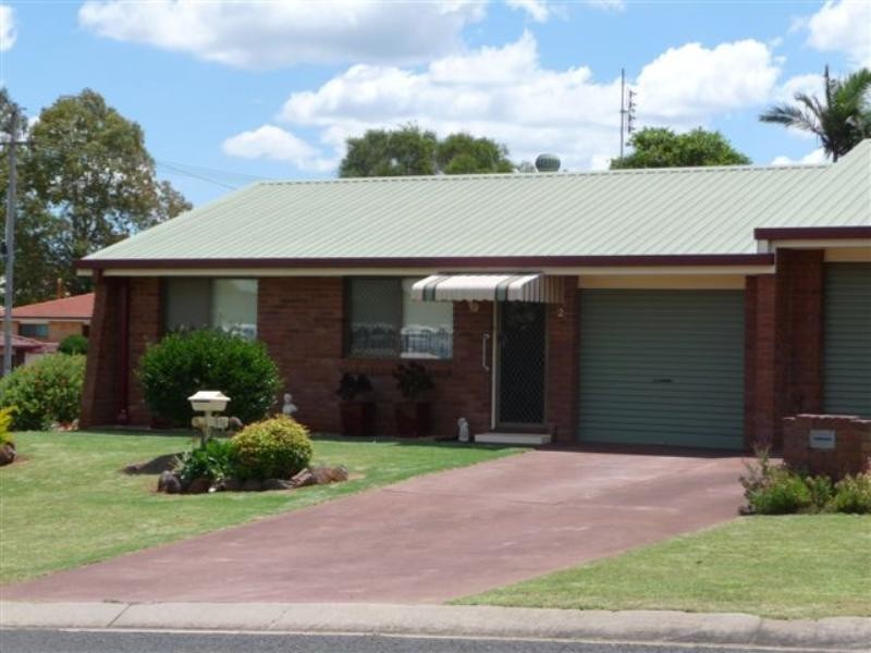 2/11 Lynne Street, Centenary Heights QLD 4350