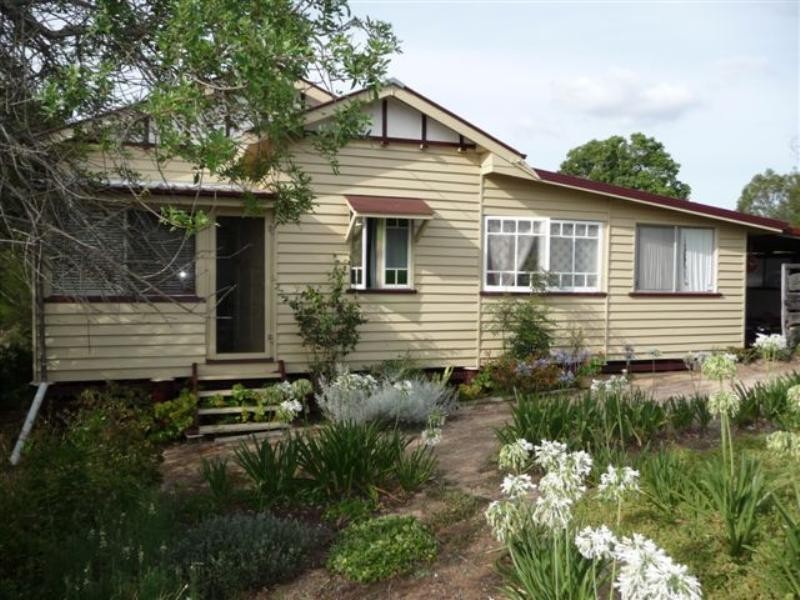 44 Main Street, Meringandan QLD 4352
