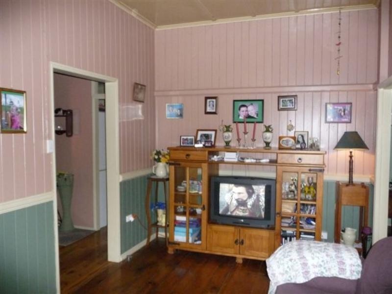 44 Main Street, Meringandan QLD 4352
