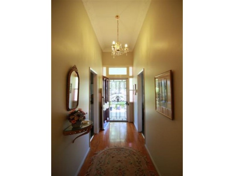 18 Gentle Street, North Toowoomba QLD 4350