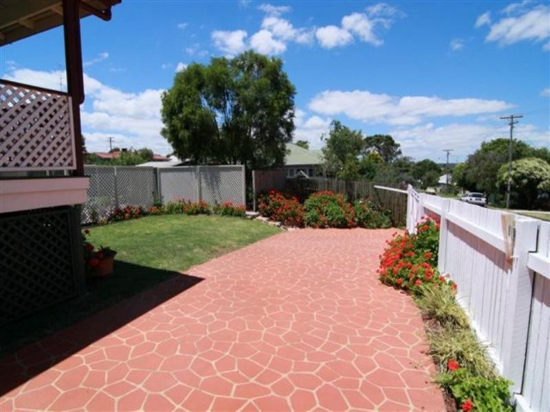 18 Gentle Street, North Toowoomba QLD 4350