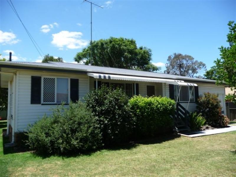 3 Janet Court, Wilsonton QLD 4350