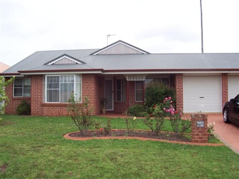 9 Buckle Court, Middle Ridge QLD 4350