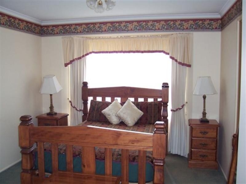 9 Buckle Court, Middle Ridge QLD 4350