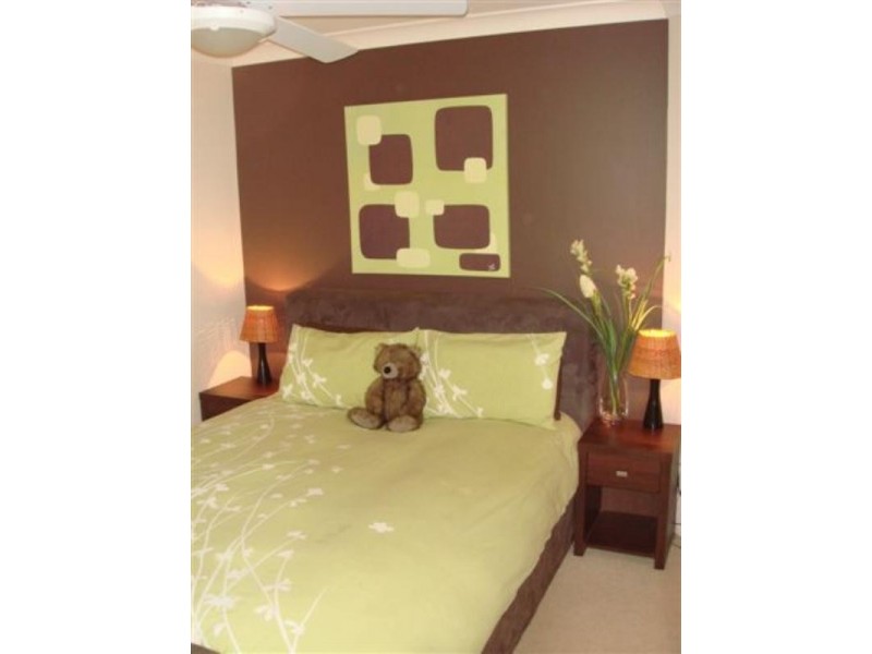 2/396 West Street, Kearneys Spring QLD 4350