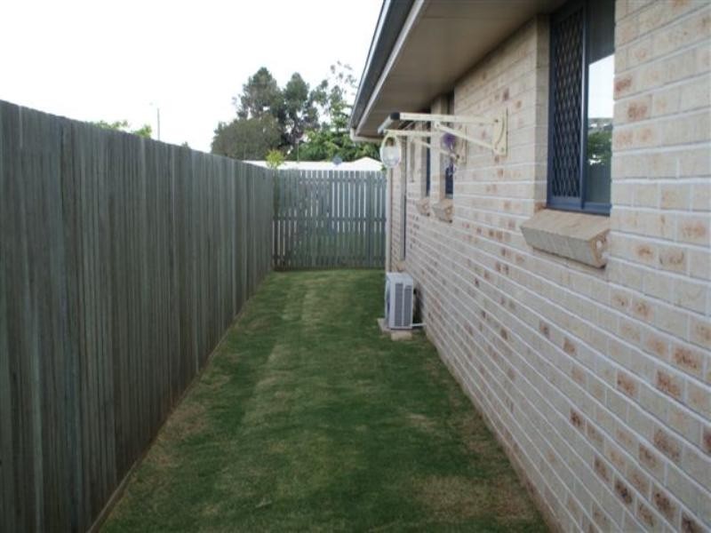 2/396 West Street, Kearneys Spring QLD 4350