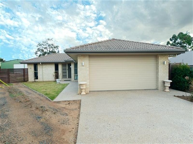 9 Schaefer Court, Westbrook QLD 4350