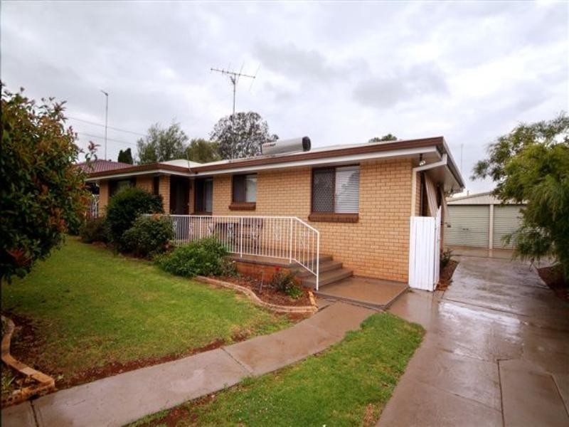 22 Hibiscus Drive, Centenary Heights QLD 4350