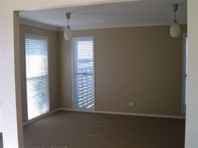 16 BARTON Street, Middle Ridge QLD 4350