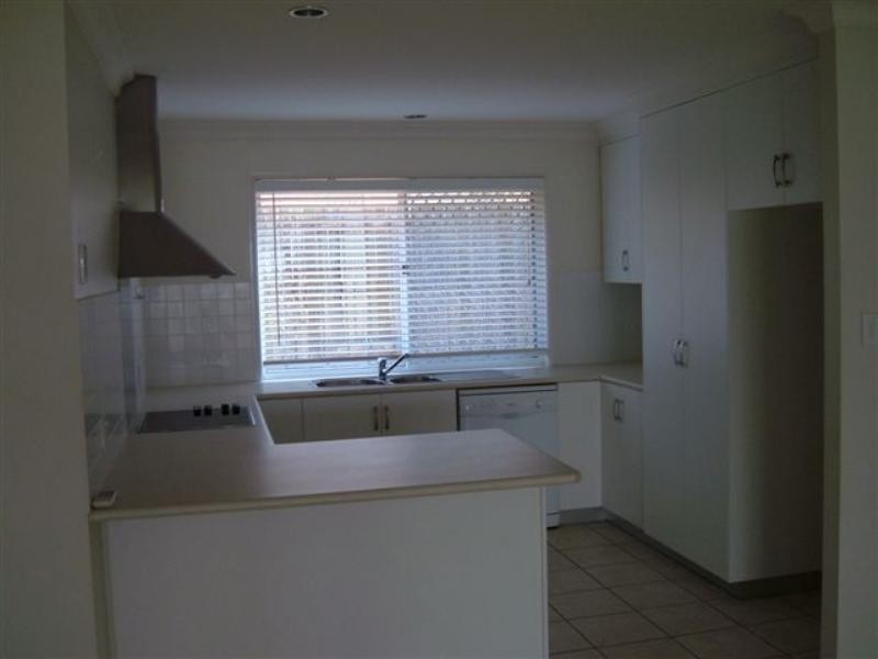 16 BARTON Street, Middle Ridge QLD 4350