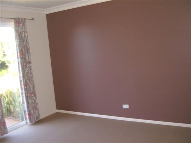 16 BARTON Street, Middle Ridge QLD 4350