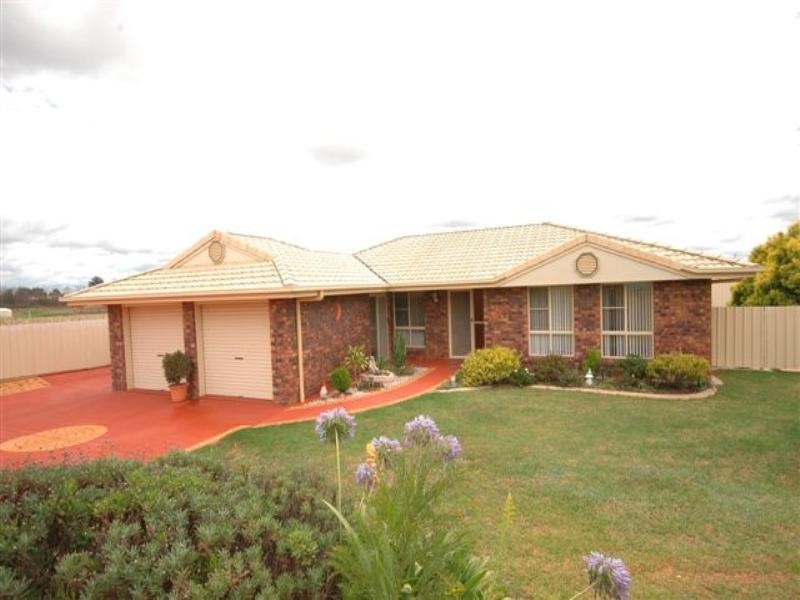 16 Barwick Street, Westbrook QLD 4350