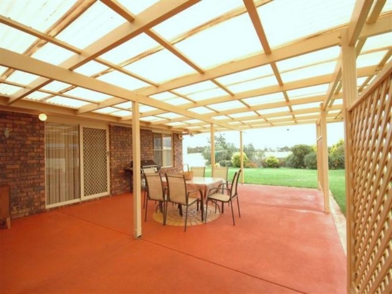 16 Barwick Street, Westbrook QLD 4350