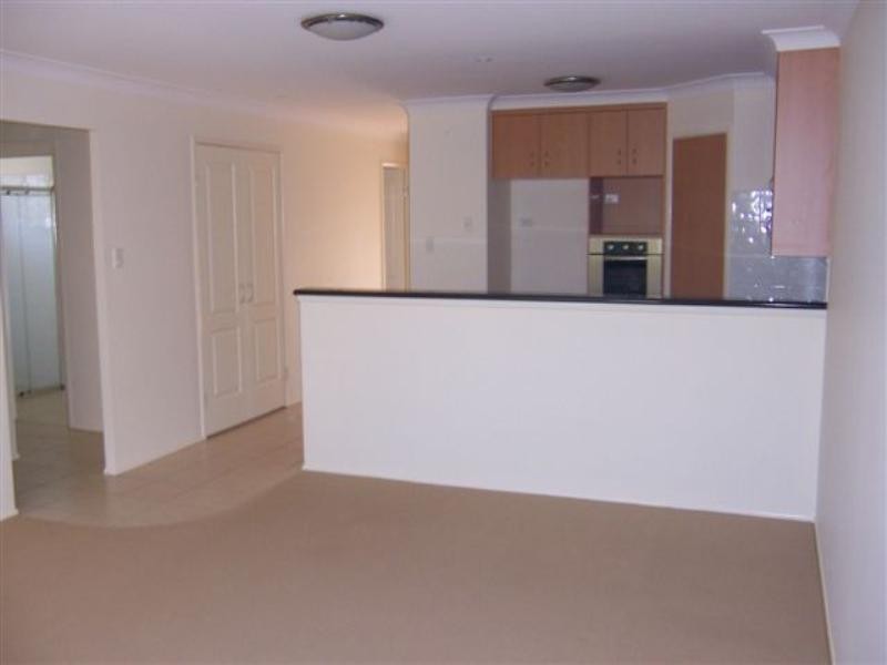 2/75 Kearney Street, Kearneys Spring QLD 4350