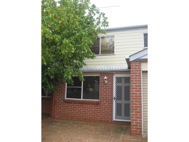 3/8 Lindsay Street, East Toowoomba QLD 4350