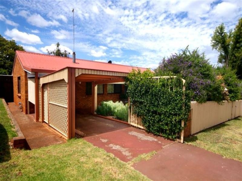 5 Marwedel Street, Kearneys Spring QLD 4350