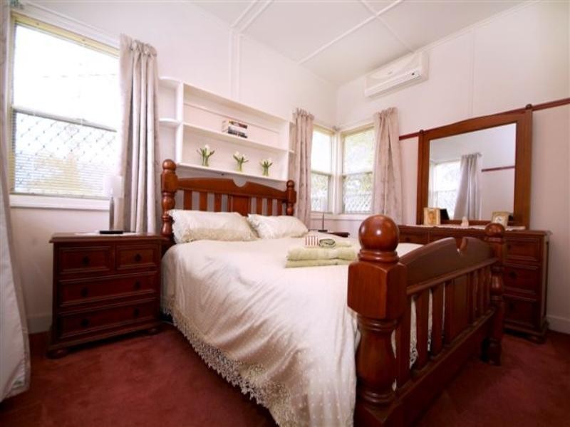 3 Rob Street, Newtown QLD 4350