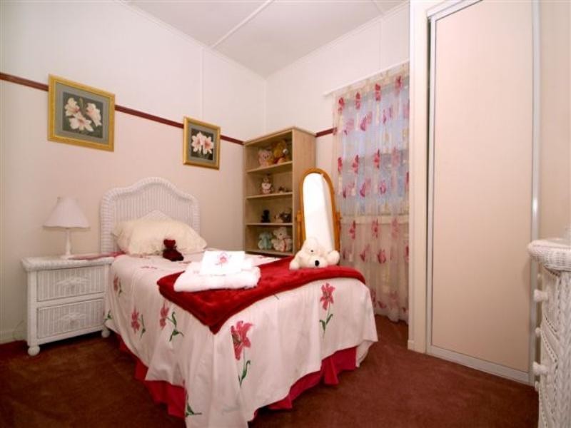 3 Rob Street, Newtown QLD 4350