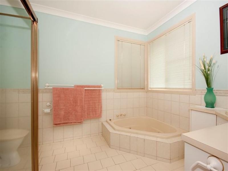 8 Hoad Court, Rangeville QLD 4350