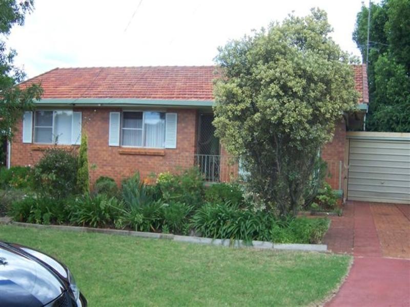 6 Skioen Street, Harristown QLD 4350