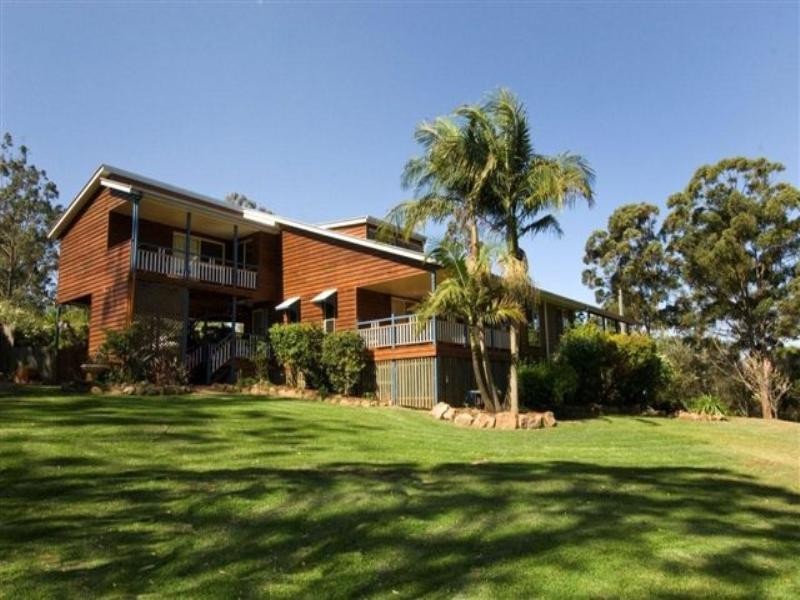 8 Dau Road, Highfields QLD 4352