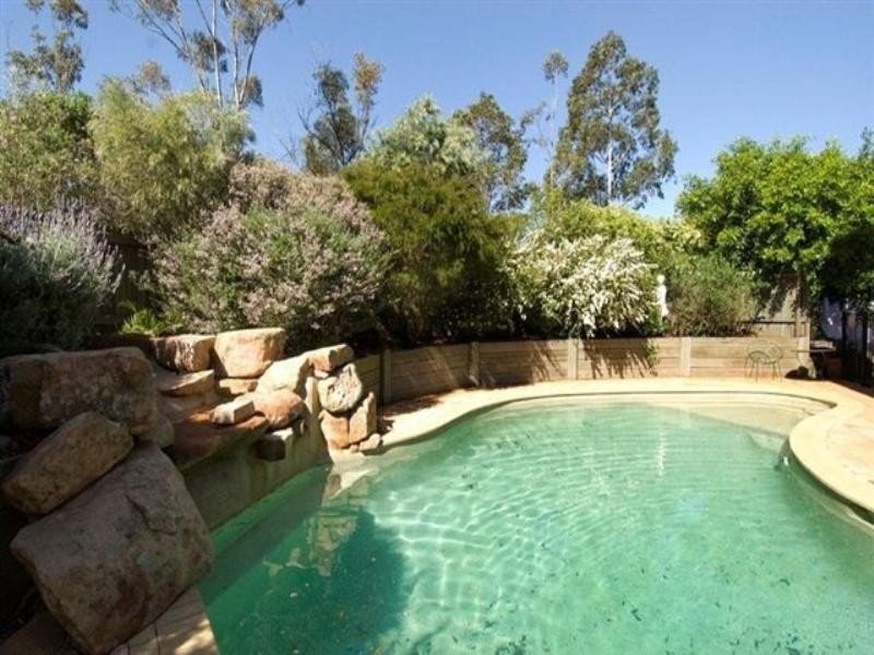 8 Dau Road, Highfields QLD 4352
