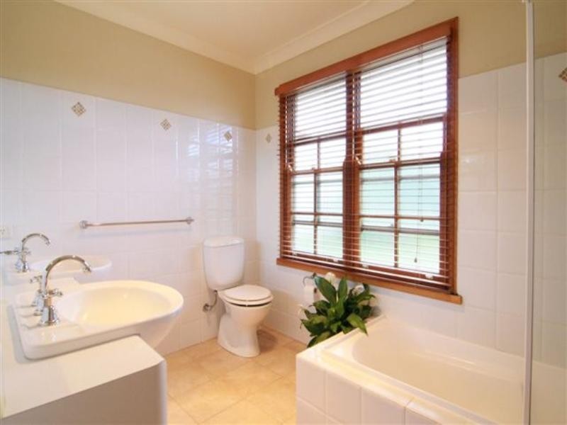 184 Stenner Street, Middle Ridge QLD 4350