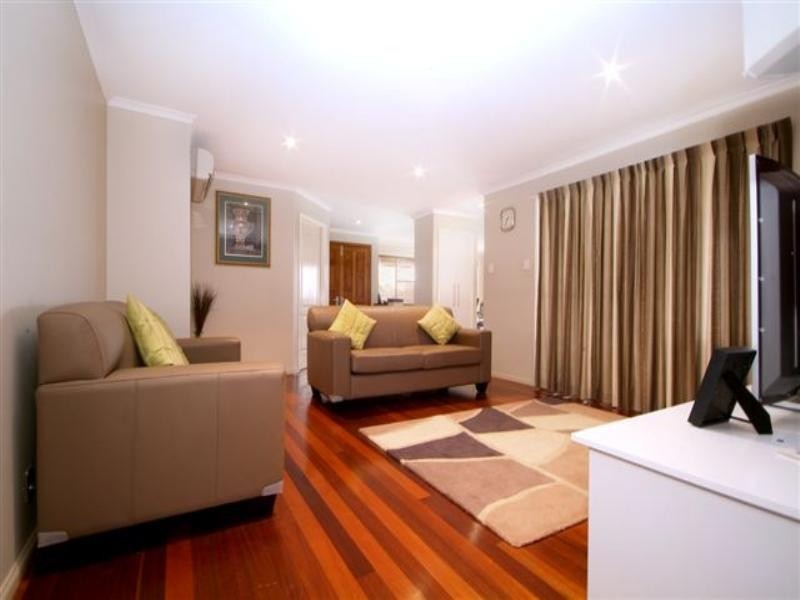 10 Fadden Crescent, Middle Ridge QLD 4350