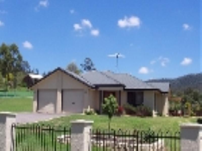 15 Meadows Road, Withcott QLD 4352