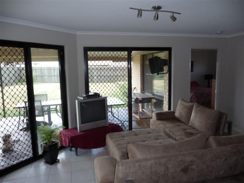 10 Ashford Drive, Wyreema QLD 4352