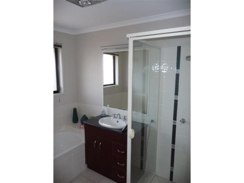 10 Ashford Drive, Wyreema QLD 4352