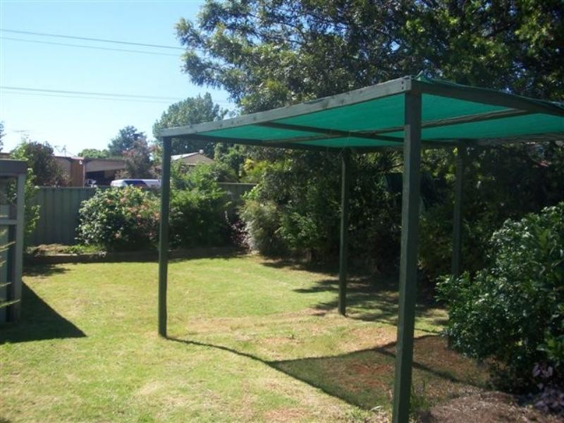 2 Champagne Crescent, Wilsonton QLD 4350