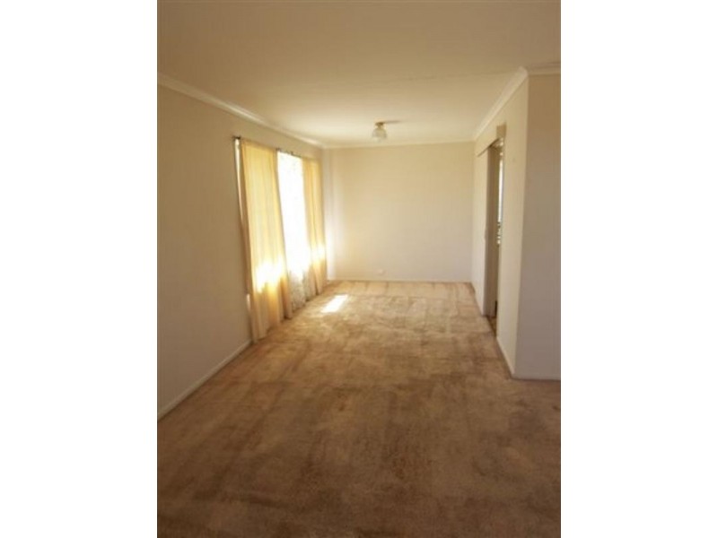 2 Champagne Crescent, Wilsonton QLD 4350