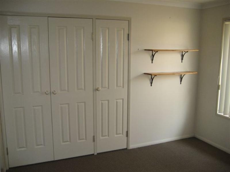 1 Beverley Close, Middle Ridge QLD 4350